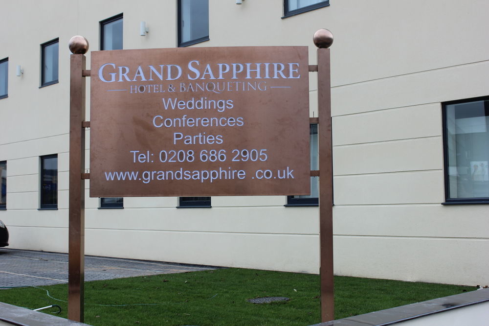 Grand Sapphire Hotel & Banqueting Croydon Exterior foto